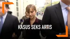 Allison Mack mengaku bersalah atas kasus pemerasan dan dugaan membantu perekrutan budak seks dalam sebuah organisasi. Allison adalah aktris
