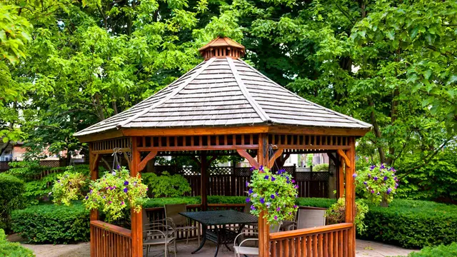 Meluapkan Stres Lewat Gazebo di Halaman Rumah-Rumah.com