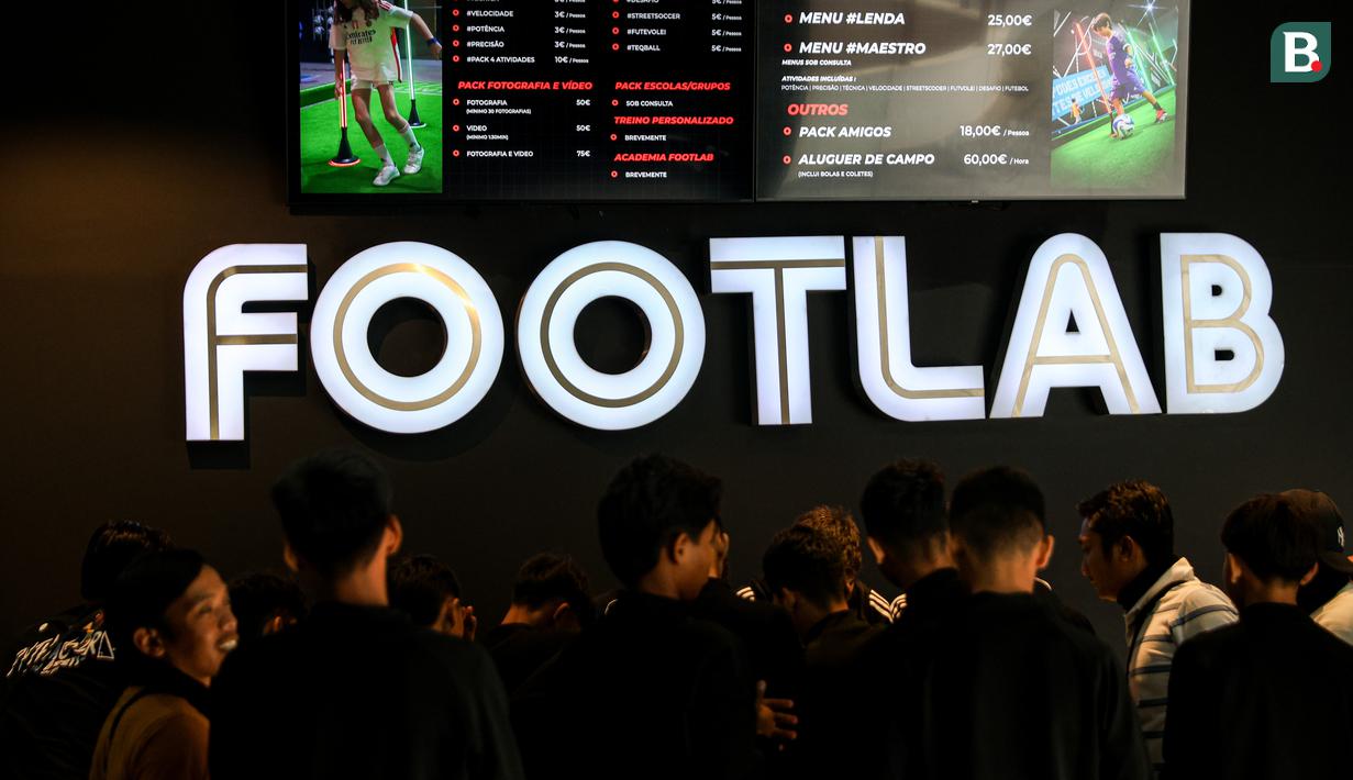 Footlab merupakan tempat berlatih indoor yang mengusung konsep teknologi, inovasi, dan rekayasa pada layanan olahraga sepak bola. Tempat tersebut diketahui memiliki luas 2.500 meter persegi.