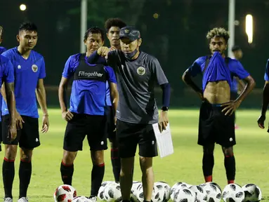 Kondisi fisik pemain Timnas Indonesia masih berada di wilayah 60 persen karena situasi pandemi COVID-19 yang membuat pelatih Shin Tae-yong menyesuaikan menu latihan untuk pemain. (Foto: Bola.com/M Iqbal Ichsan)