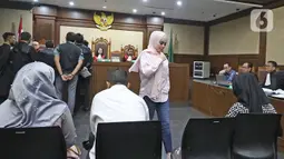 Artis Jennifer Dunn saat menjadi saksi dalam sidang TPPU dan korupsi alkes di Pemprov Banten dan Pemkot Tangsel dengan terdakwa Tubagus Chaeri Wardana di Pengadilan Tipikor, Jakarta, Kamis (12/3/2020). Sidang beragendakan mendengar keterangan saksi JPU KPK. (Liputan6.com/Herman Zakharia)