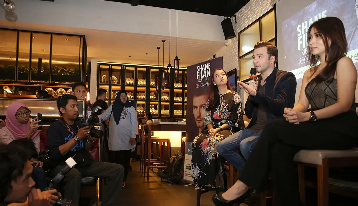 Konser yang akan digelar dalam durasi 90 menit ini, Shane akan menyanyikan 15 judul lagi. Rasa senang pun disampaikan Shane, berikut dengan lagu kesukaannya yang berjudul You Raise Me Up. (Bambang E. Ros/Bintang.com)