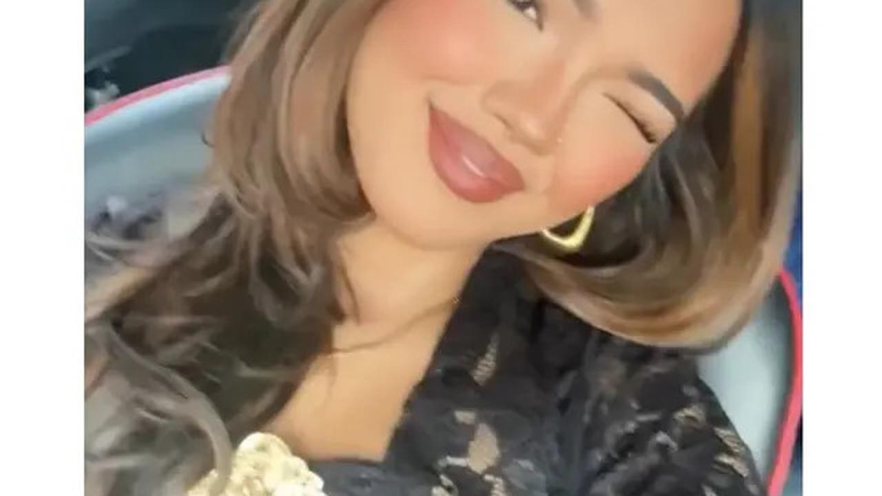 6 Potret Queennara Anak Liza Natalia Wisuda D3, Anggun Pakai Kebaya Brokat Hitam