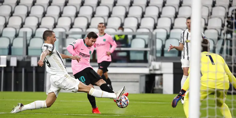 FOTO: Barcelona Pecundangi Juventus di Allianz Stadium