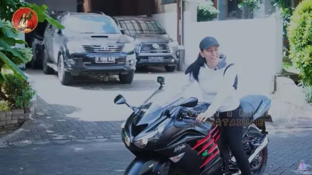 Vicky Prasetyo - Kalina Ocktaranny (Foto: YouTube)