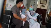 Tim dokter penanganan bayi kembar RS Hasan Sadikin (RSHS) Bandung menyatakan kepulangan bayi kembar dempet liver Hasna dan Husna asal Kabupaten Kuningan, Jawa Barat. (Foto: Humas RSHS)