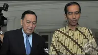 Gubernur Bank Indonesia (BI) Agus Martowardojo mendatangi Gubernur DKI Jakarta Joko Widodo (Liputan6.com/Herman Zakharia)