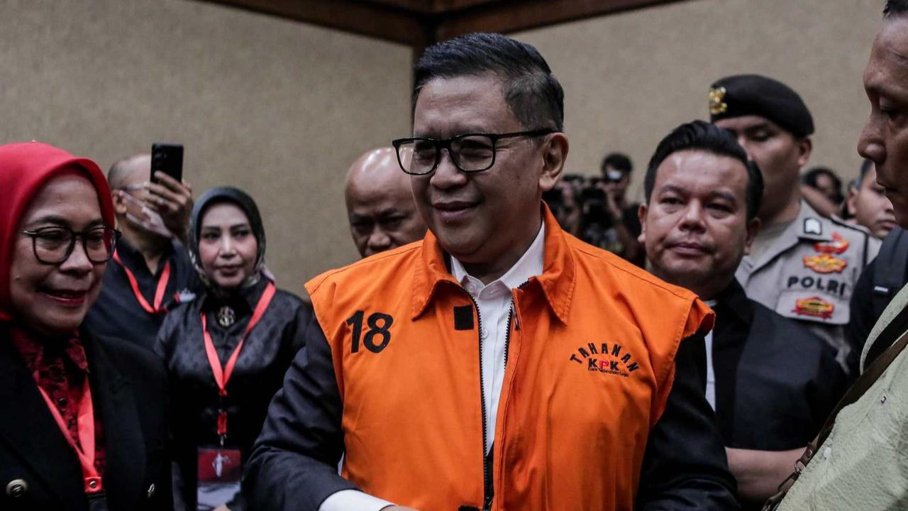 Bacakan Pleidoi, Kuasa Hukum Sebut Hasto Tumbal Kegagalan KPK Tangkap Harun Masiku