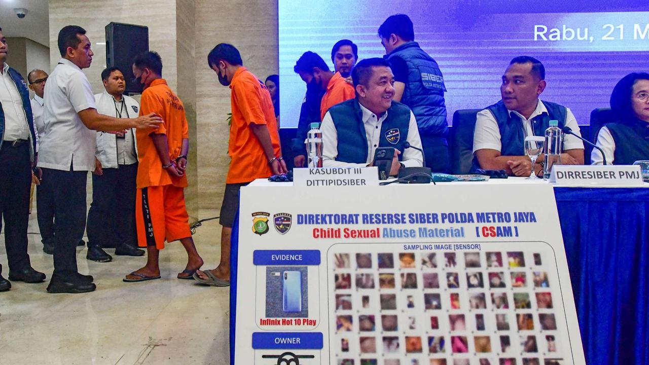Admin Grup Facebook Fantasi Sedarah ditangkap