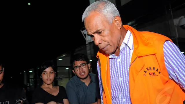 Jadi Tersangka, Bupati Biak Numfor Diperiksa KPK