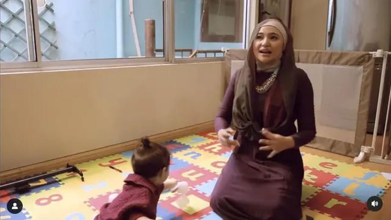 6 Potret Lawas Marshanda dan Sienna Saat Masih Bayi, Bagi Tips Parenting Inspiratif