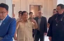 VIDEO: Pertemuan Kawan Lama, Prabowo Beri Hadiah Spesial Buat Aktor Hollywood Steven Seagal