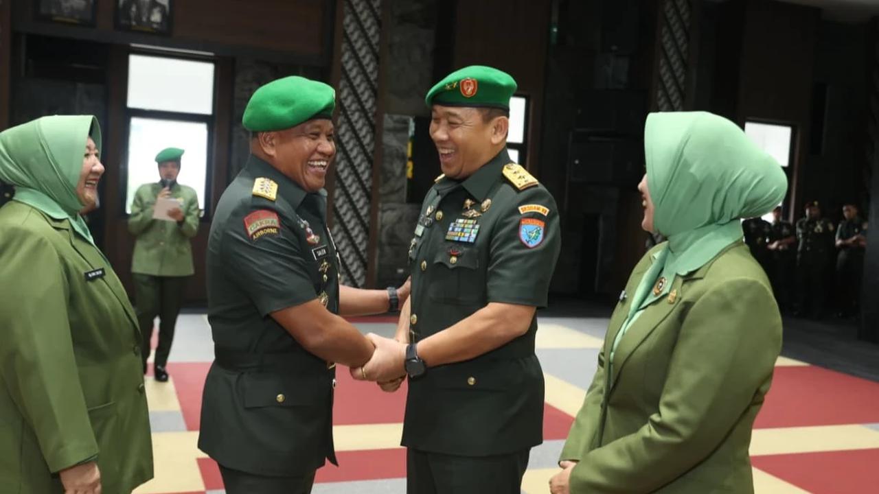 FOTO: Wakasad Pimpin Sertijab Jabatan Strategis TNI AD