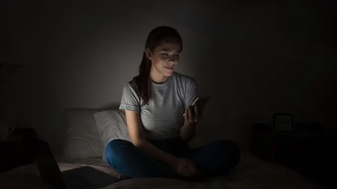 Ilustrasi bermain gadget