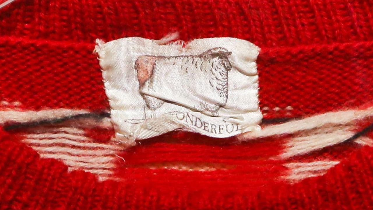 Untuk penawaran online sweater merah asli Putri Diana akan dibuka 31 Agustus 2023 melalui Sotheby's.