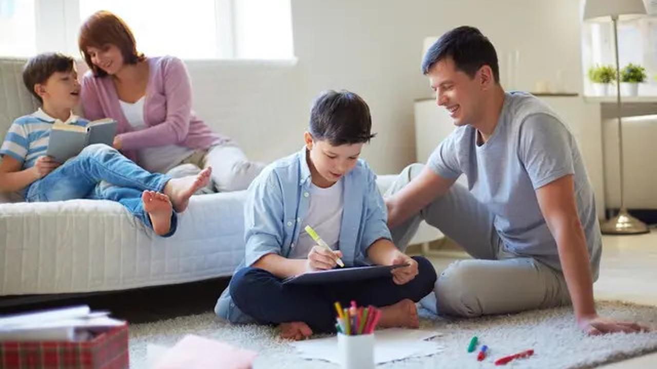 Tak Hanya Menafkahi, Ketahui 5 Peran Utama Ayah dalam Mendidik Anak