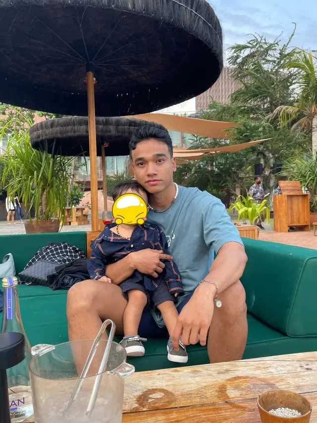 Disebut Mirip Sang Kakak, Ini 6 Potret Fadly Faisal Adik Bibi Ardiansyah