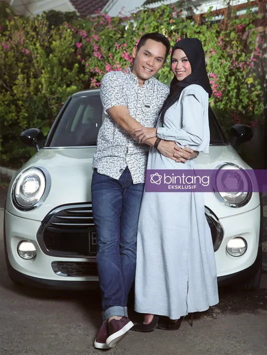 Foto Eksklusif Ben Kasyafani dan Nesyana Ayu Nabila. Foto: Bambang E Ros, Stylist: Indah Wulansari, DI: Muhammad Iqbal Nurfajri, make up by @andaws , wardrobe by @elzattahijab_
