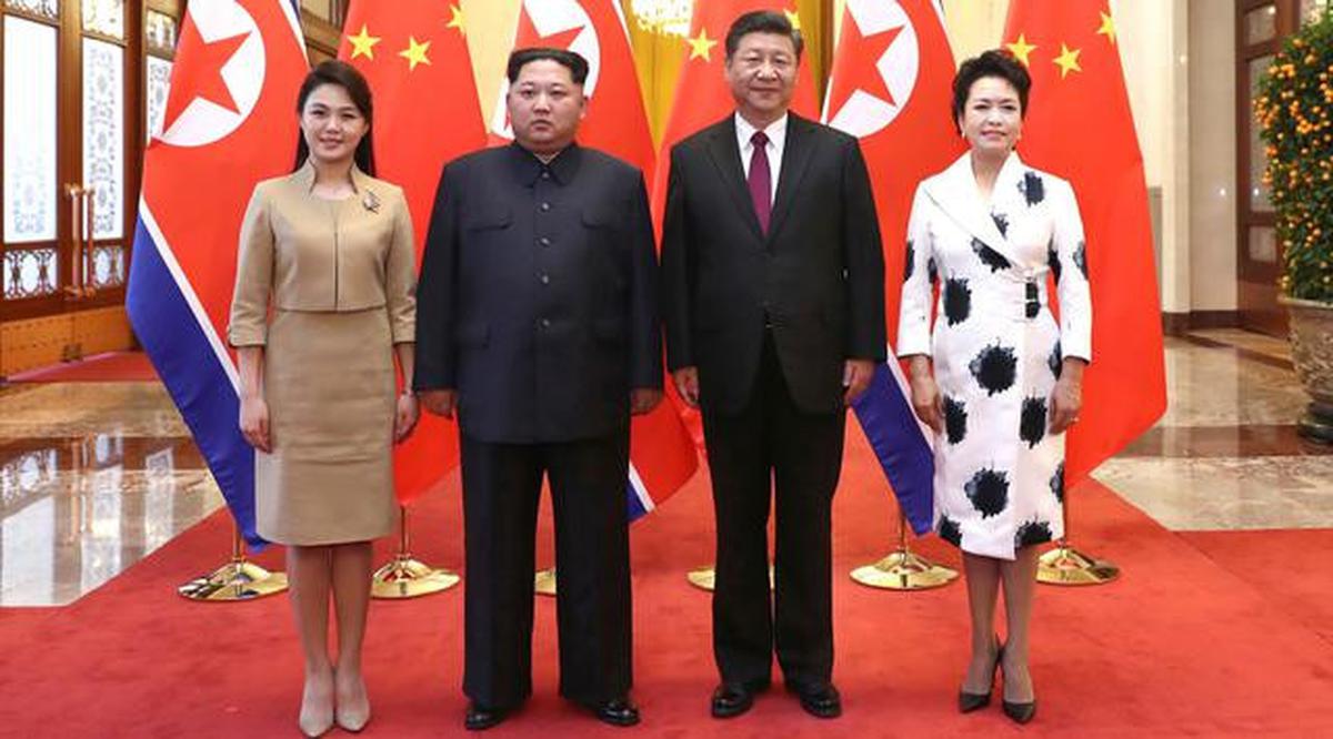 Bukan Istri, Kim Jong Un Gandeng Anak Perempuannya saat Hadiri Parade Militer China