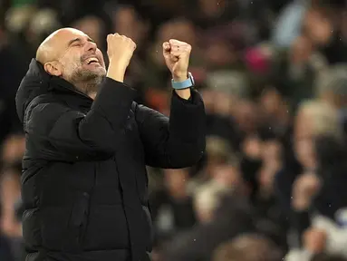 Ekspresi bahagia pelatih Manchester City, Pep Guardiola saat merayakan gol yang dicetak oleh Jeremy Doku ke gawang Nottingham Forest pada laga lanjutan Liga Inggris 2024/2025 di Etihad Stadium, Manchester, Inggris, Kamis (05/12/2024). (AP Photo/Martin Rickett)
