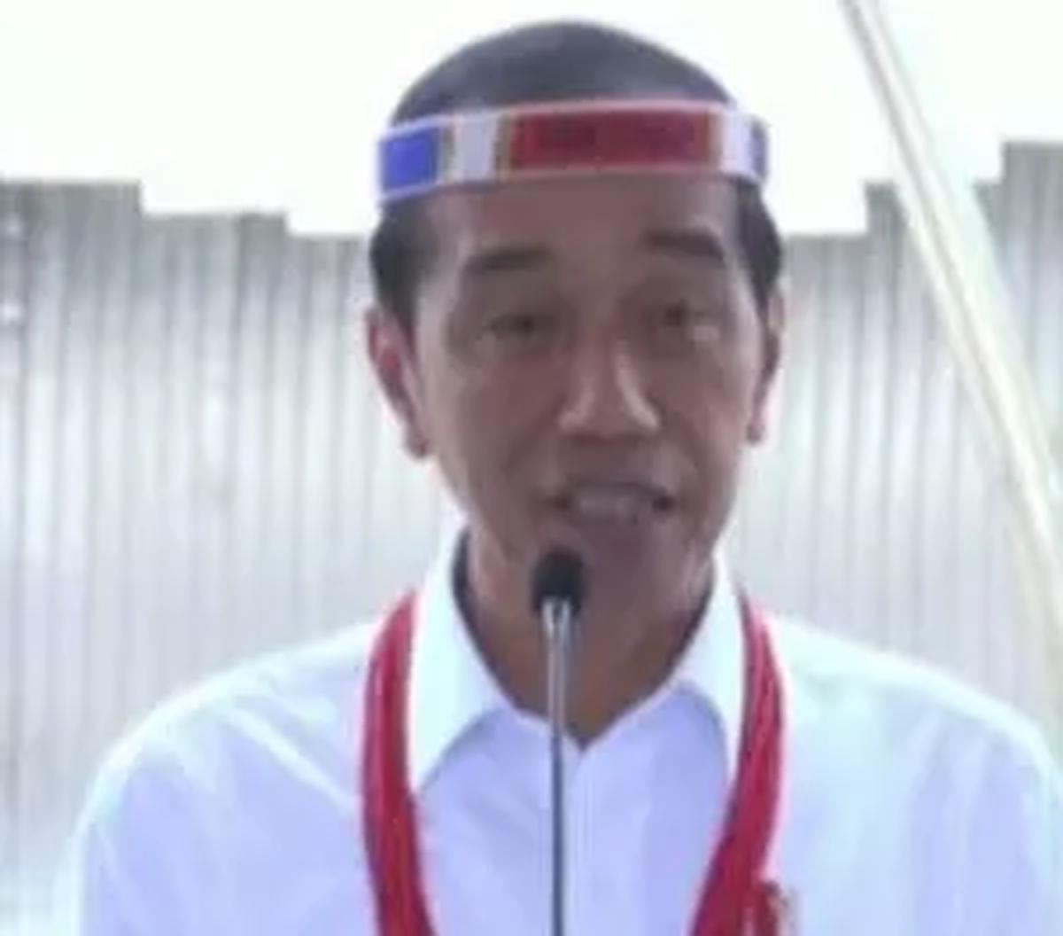 "Artinya baru 2.800 kilometer yang dimiliki Indonesia jalan tol. China sudah memiliki 280 ribu kilometer. Kita 2.800 (km) di sana 280 ribu kilometer," kata Jokowi.
