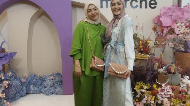 Richa Novisha busana Merche