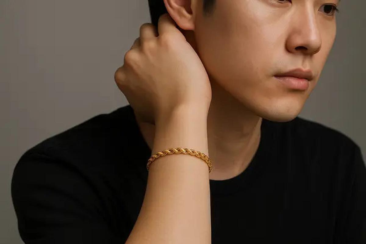 7 Tren Gelang Kecil Tapi Berat Pilihan Favorit Anak Muda, Estetik dan Elegan di 2025