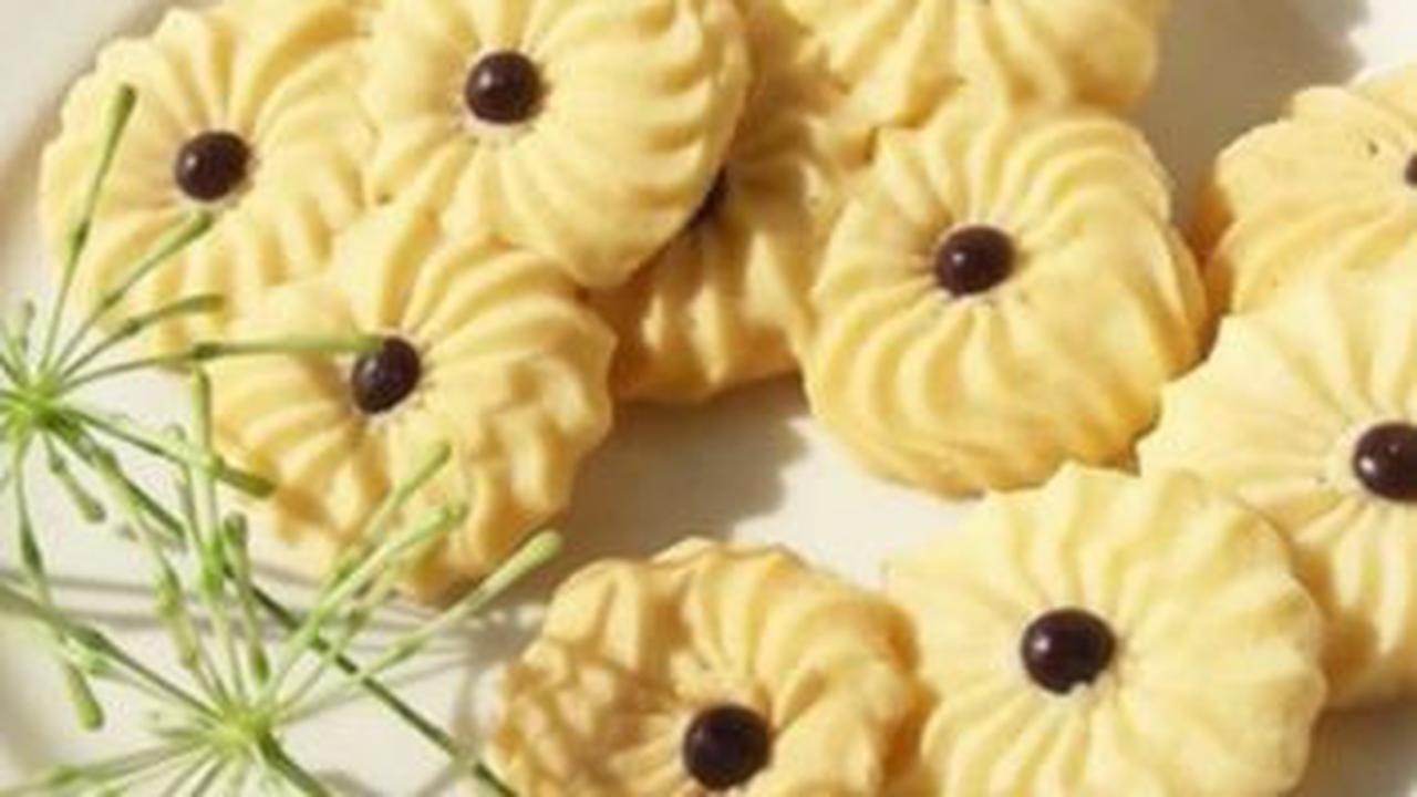 3. Resep Kue Lebaran Tradisional: Kue Semprit<br>