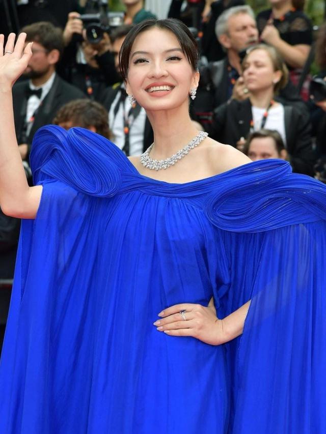 7 Potret Raline Shah di Festival Film Cannes 2023, Aura Kecantikannya Bersinar dengan Kebaya Biru
