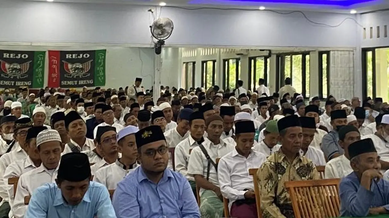 Ratusan anggota Ijtima Kiai Kampung dan Rejo Semut Ireng Situbonso dukung Prabowo-Gibran di Pilpres 2024. (Istimewa)