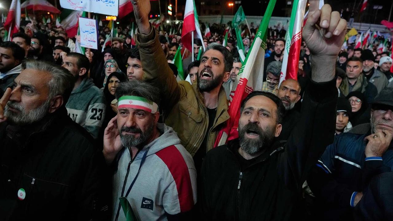 FOTO: Gencatan Senjata Iran dan Amerika Picu Aksi Demonstrans  di Teheran