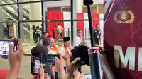 Pramono-Rano Tiba di Lokasi Debat Bareng Mandra, Disambut Lantunan Salawat
