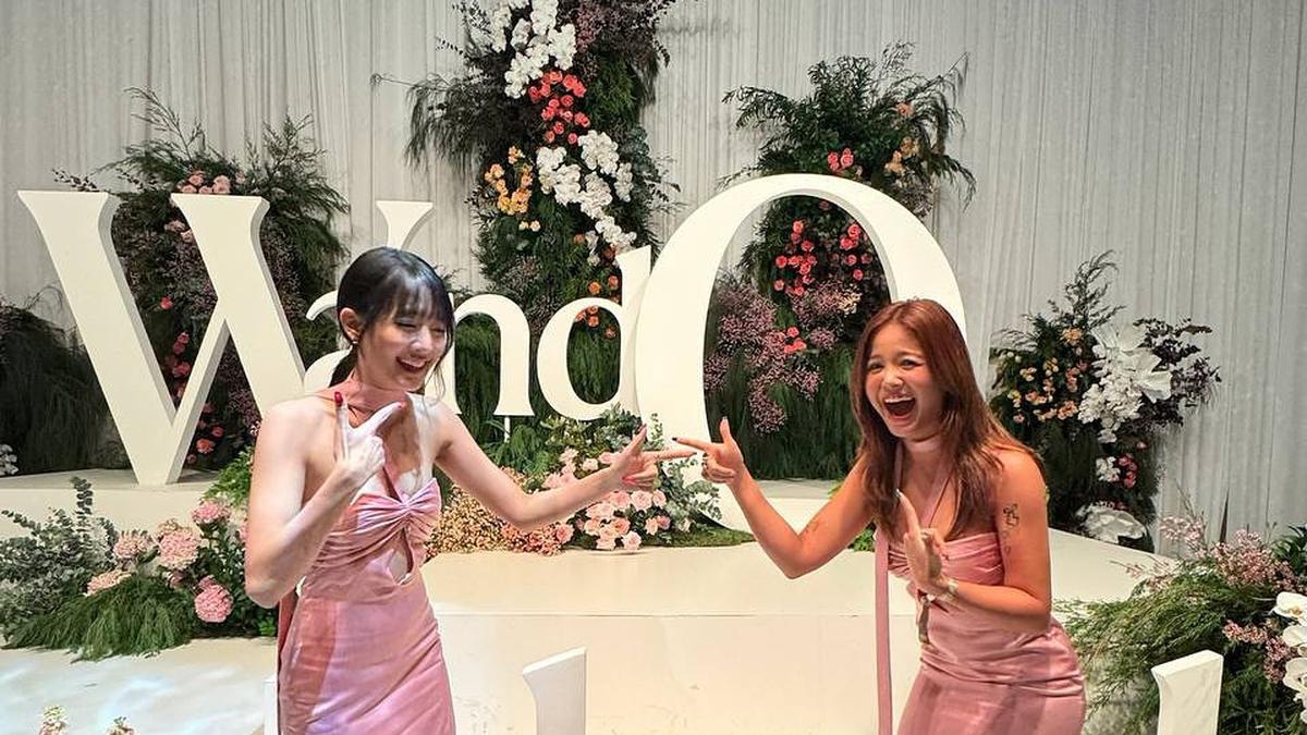 Bak Orang Biasa, Momen Minnie (G)I-DLE dan Sorn CLC Ketahuan Pakai Gaun Sama di Kondangan