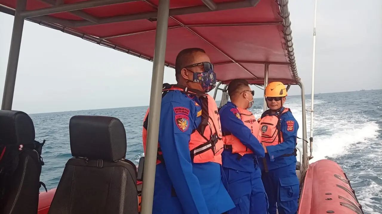 Polda Lampung cari lima jurnalis hilang kontak di Selat Sunda