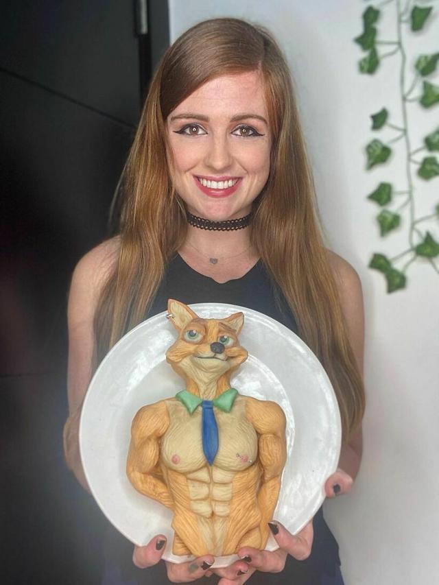 10 Potret Kue Bentuk Karakter Terkenal Bikin Nggak Tega Makan