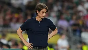 Hong Myung-bo Tantang Pengkritik Sepak Bola Korsel saat Dicecar Parlemen