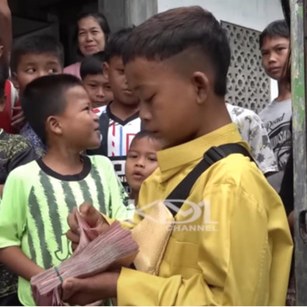 dedi mulyadi beri uang gepokan