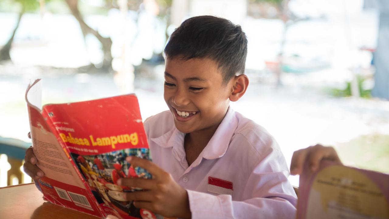 Orangtua Se-Tasikmalaya Resah Pihak Sekolah Jual Buku Paket Rp200 Ribu Sedangkan di Online Hanya Rp25 Ribu