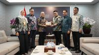 PT Taspen (Persero) telah menyerahkan manfaat pensiun dan Tabungan Hari Tua (THT) kepada sejumlah mantan menteri Kabinet Indonesia Maju