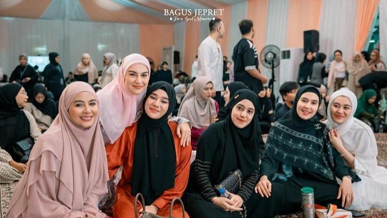 Clara Shinta hadiri acara pengajian menjelang kelahiran anak kedua Aurel dan Atta.