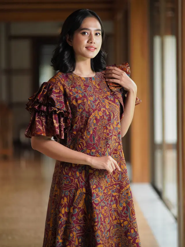 Model Baju Batik Lengan Kerut Modern Elegan