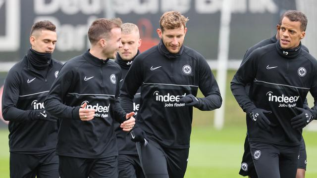 Persiapan Pemain Napoli dan Eintracht Frankfurt Jelang Duel di Liga Champions
