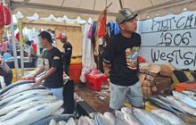 Pedagang Ikan Bandeng Raup Omzet Fantastis Jelang Imlek, Festival Rawa Belong Jadi Magnet Pembeli