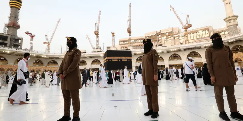Polisi Wanita Saudi Awasi Jemaah Haji di Makkah