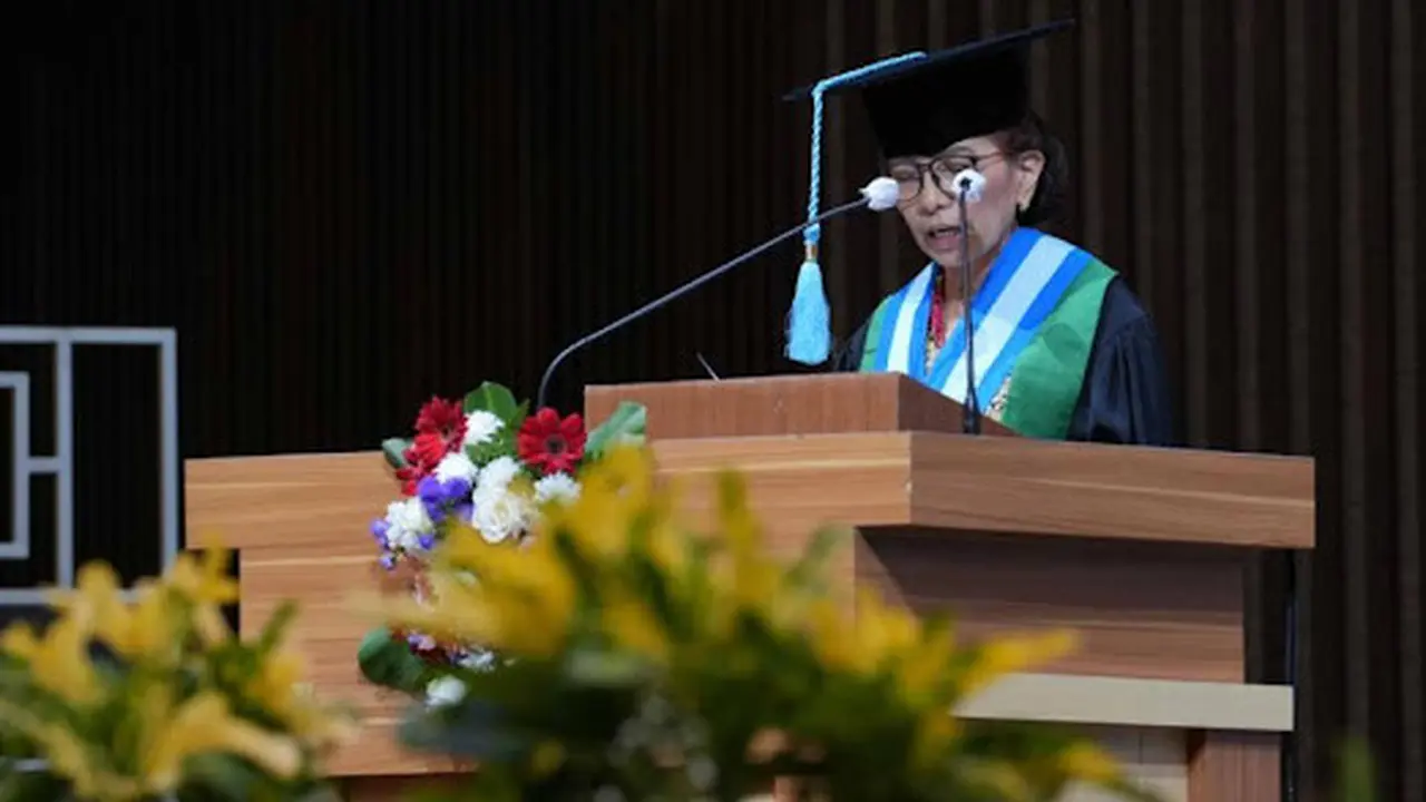 Guru Besar Fakultas Kedokteran Universitas Kristen Maranatha, Prof. Dr. Wahyu Widowati, M.Si. mendapatkan pengakuan sebagai salah satu peneliti terbaik dunia tahun ini darilembaga ScholarGPS. (Liputan6.com)