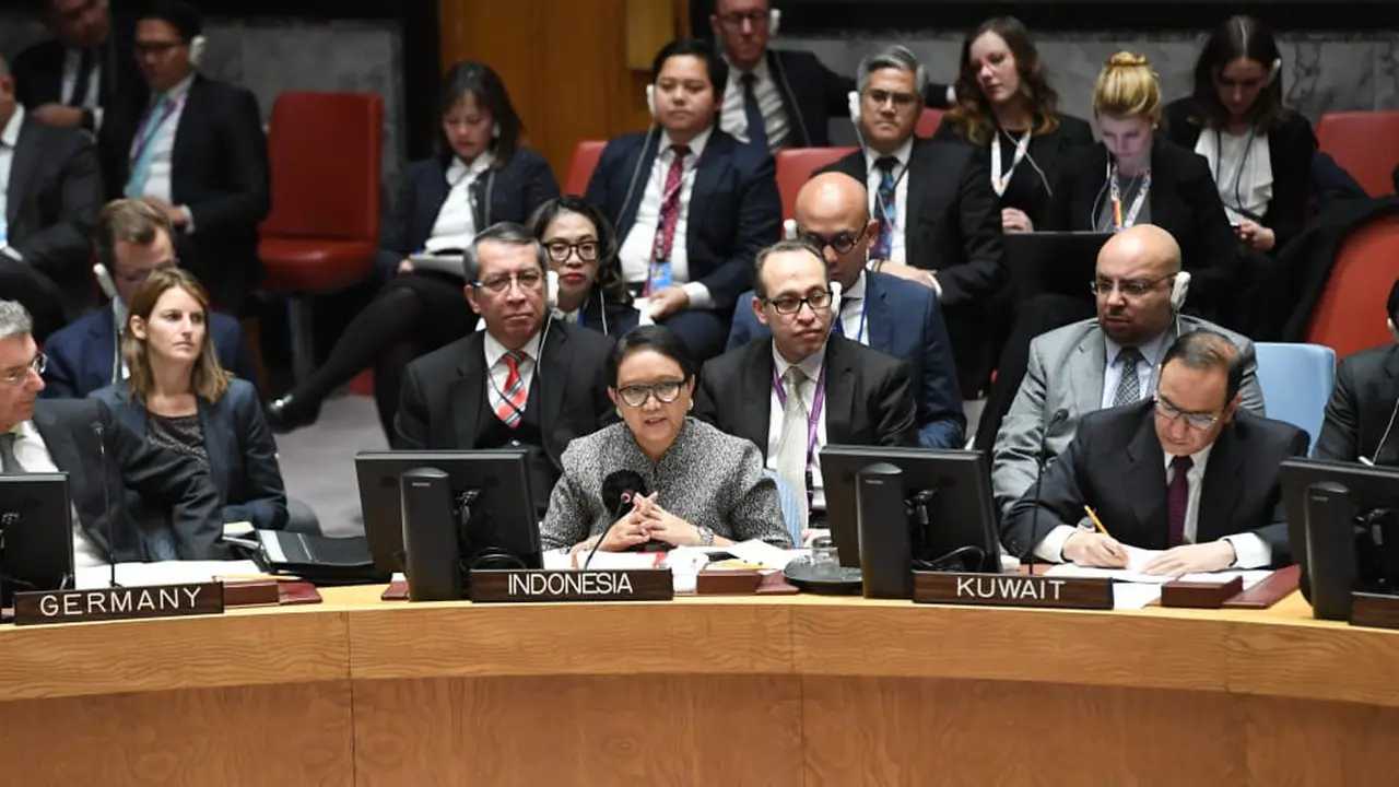 Menteri Luar Negeri RI Retno Marsudi (tengah) dalam Debat Terbuka Dewan Keamanan PBB (DK PBB) mengenai Situasi di Timur Tengah, di New York, 22 Januari 2019 (kredit Kemlu RI)