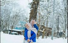 10 Potret Kompak Sus Rini dan Lala di Jepang, Vibesnya Bak Kakak Adik