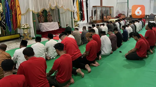 Foto: Euforia Promosi ke Liga 1 2024/2025 Berlanjut, Skuad Malut United Dijamu Buka Puasa Bersama Sultan Tidore