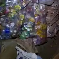 Pemulung ganteng ini bisa kuliah S2 berkat kerja kerasnya. | Sumber Foto: tv.liputan6.com