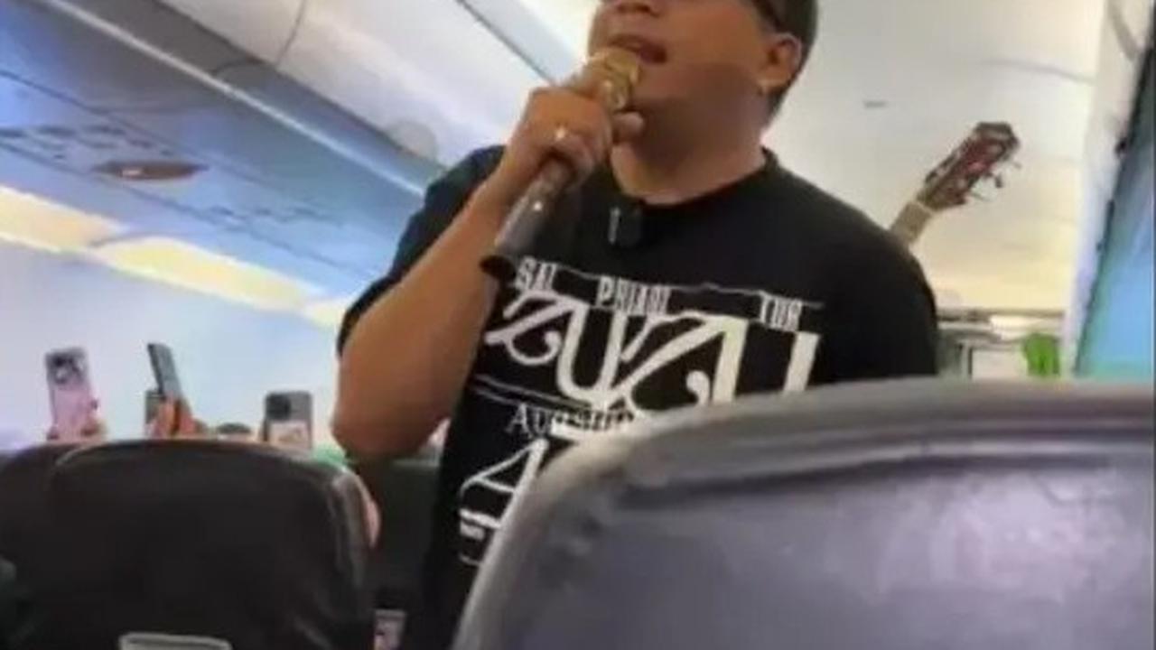 Pria Ini Dapati Bernadya Nyanyi di Pesawat, Aksinya Curi Perhatian